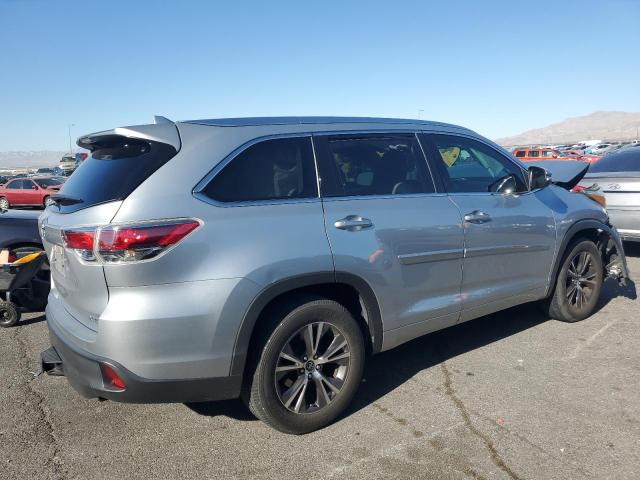 5TDKKRFH5GS125961 - 2016 TOYOTA HIGHLANDER XLE SILVER photo 3