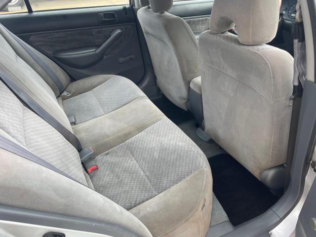 2HGES16384H628897 - 2004 HONDA CIVIC DX VP Gümüş foto 6