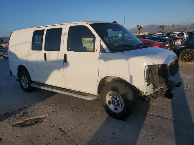 1GTW7AFPXN1272458 - 2022 GMC SAVANA G2500 WHITE photo 4