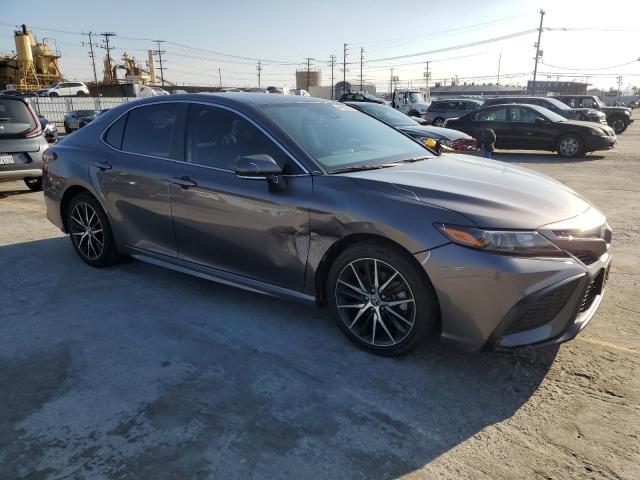 4T1G11AK5NU672035 - 2022 TOYOTA CAMRY SE GRAY photo 4