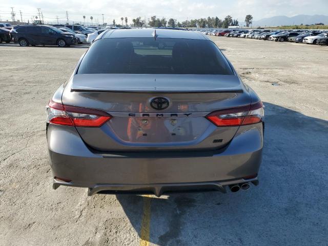 4T1G11AK5NU672035 - 2022 TOYOTA CAMRY SE GRAY photo 6