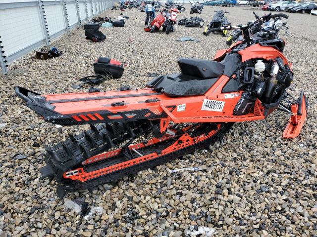 2BPSTKKD9KV000221 - 2019 SKI DOO SUMMIT ORANGE photo 4