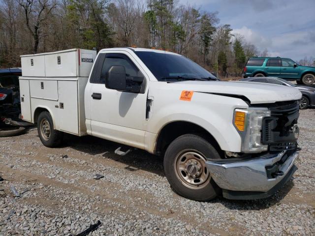 1FDBF2A61HEF23155 - 2017 FORD F250 SUPER DUTY WHITE photo 4