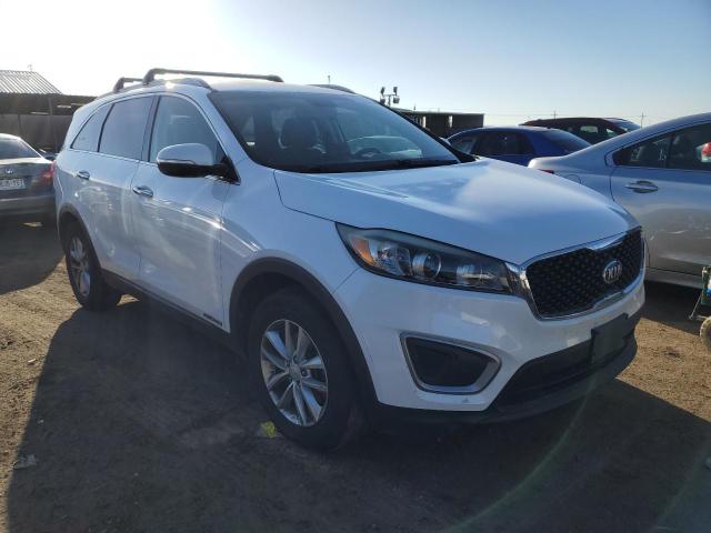 5XYPGDA50GG071876 - 2016 KIA SORENTO LX WHITE photo 4