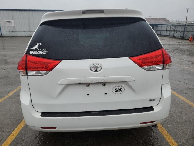 5TDYK3DC0CS238600 - 2012 TOYOTA SIENNA XLE WHITE photo 6