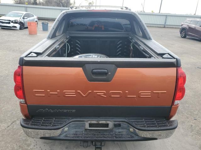 3GNEC12ZX5G284651 - 2005 CHEVROLET AVALANCHE C1500 ORANGE photo 6