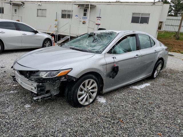 4T1C11AK2NU663145 - 2022 TOYOTA CAMRY LE SILVER photo 1