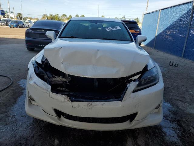 JTHBF5C21B5154108 - 2011 LEXUS IS 250 WHITE photo 5