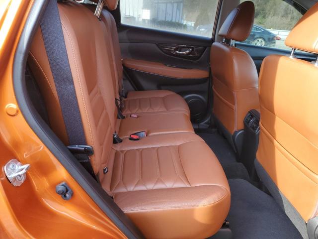 JN8AT2MV0JW323867 - 2018 NISSAN ROGUE S ORANGE photo 11