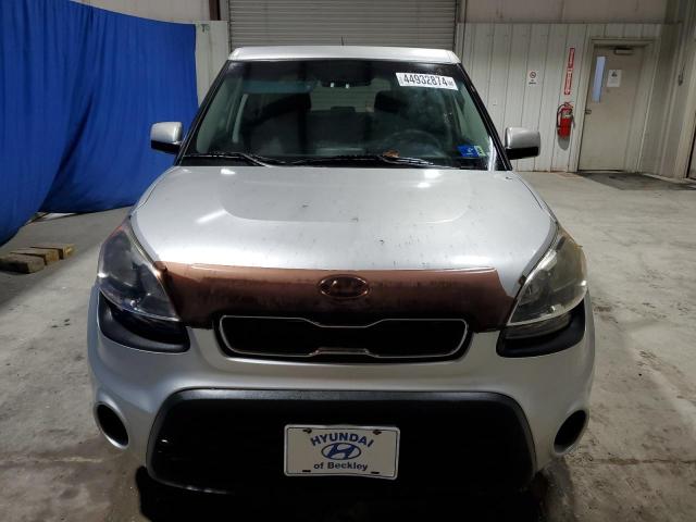 KNDJT2A52C7457034 - 2012 KIA SOUL SILVER photo 5