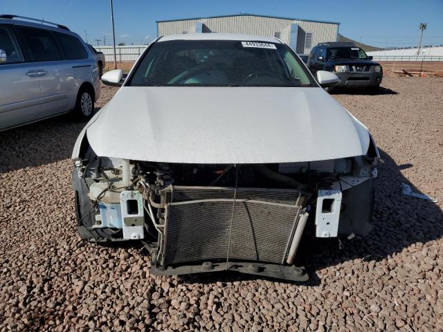 5XXGT4L37JG214549 - 2018 KIA OPTIMA LX WHITE photo 5