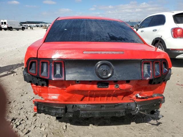 1ZVBP8AM2D5203174 - 2013 FORD MUSTANG RED photo 6