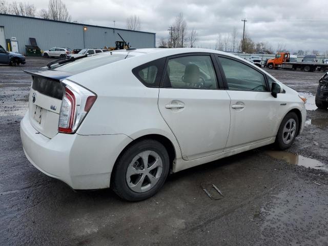 JTDKN3DU3E0362209 - 2014 TOYOTA PRIUS WHITE photo 3