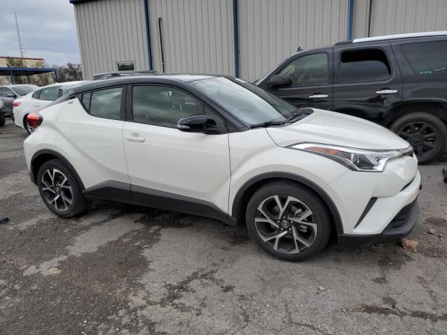 JTNKHMBX6K1021883 - 2019 TOYOTA C-HR XLE WHITE photo 4