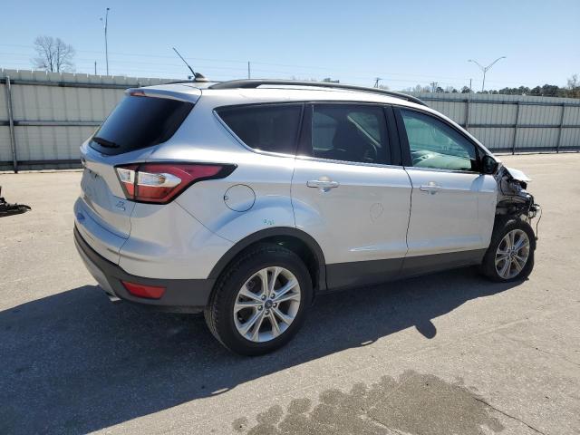 1FMCU0GDXJUD33807 - 2018 FORD ESCAPE SE SILVER photo 3