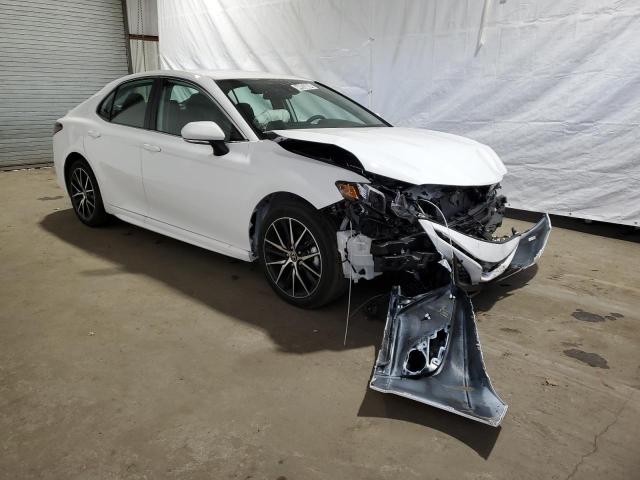 4T1G11BK1RU117801 - 2024 TOYOTA CAMRY SE NIGHT SHADE WHITE photo 4