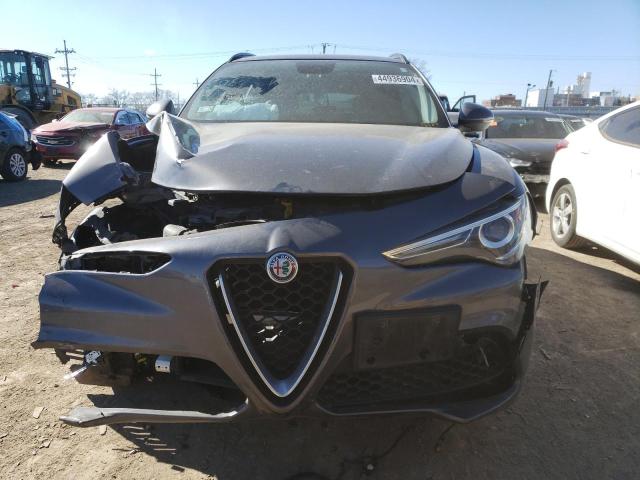 ZASFAKPN9J7B69731 - 2018 ALFA ROMEO STELVIO SPORT Grau Foto 5