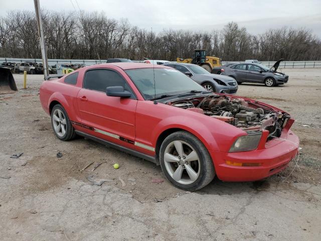 1ZVFT80N465152710 - 2006 FORD MUSTANG RED photo 4