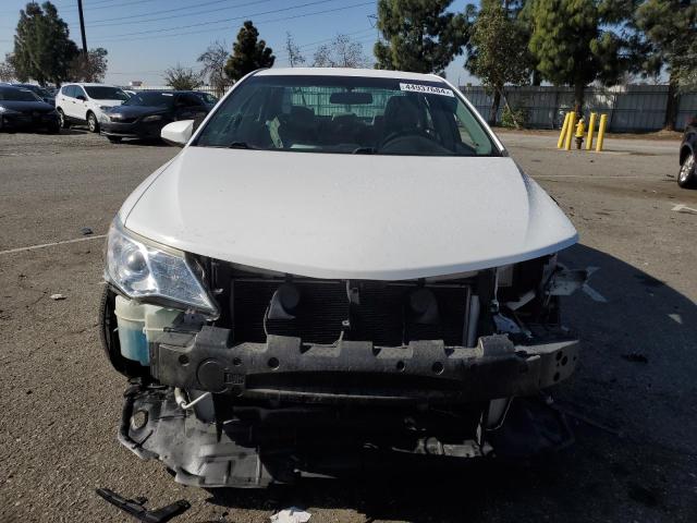 4T4BF1FK8ER404056 - 2014 TOYOTA CAMRY L WHITE photo 5