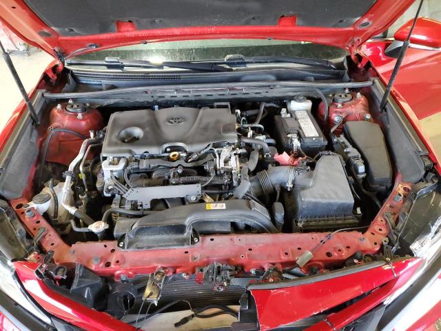 4T1M11BK1LU001511 - 2020 TOYOTA CAMRY SE RED photo 11