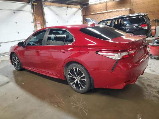 4T1M11BK1LU001511 - 2020 TOYOTA CAMRY SE RED photo 2