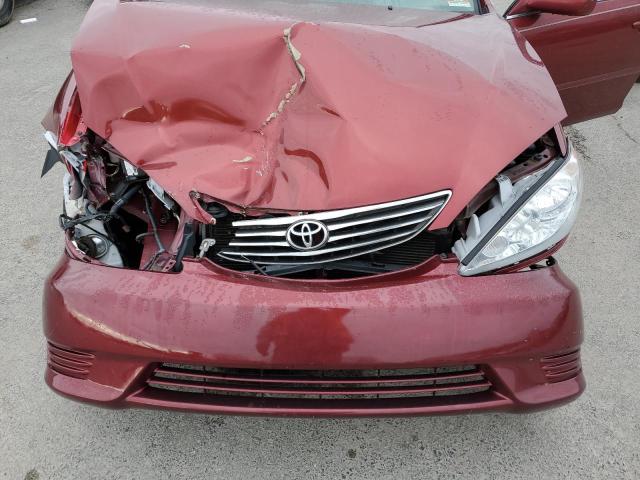 4T1BE30K05U014828 - 2005 TOYOTA CAMRY LE RED photo 11