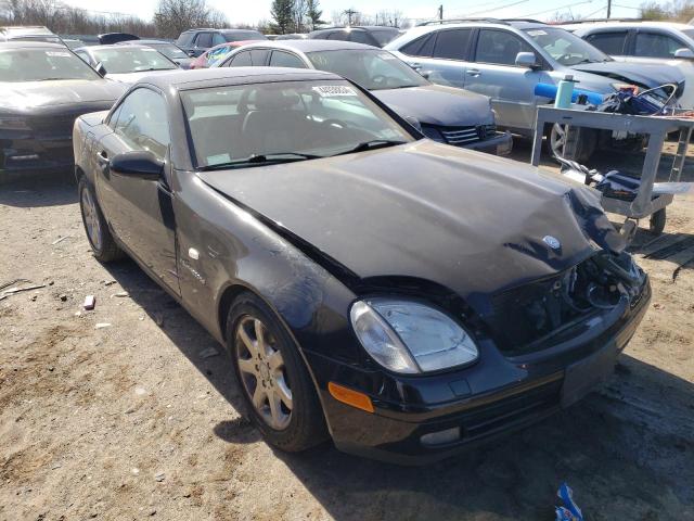 WDBKK47F7WF071091 - 1998 MERCEDES-BENZ SLK 230 KOMPRESSOR BLACK photo 4