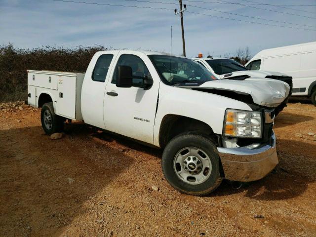 1GB2CVCG1CZ312242 - 2012 CHEVROLET SILVERADO C2500 HEAVY DUTY WHITE photo 4