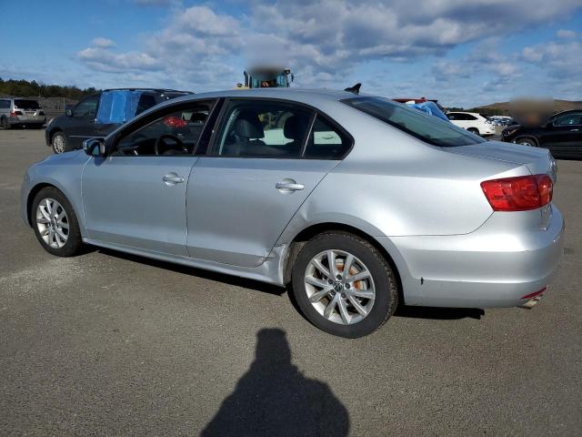 3VWDZ7AJ5BM352298 - 2011 VOLKSWAGEN JETTA SE SILVER photo 2