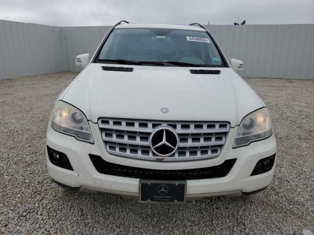 4JGBB8GBXBA734226 - 2011 MERCEDES-BENZ ML 350 4MATIC WHITE photo 5