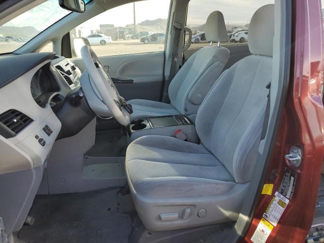 5TDKK3DC1CS264225 - 2012 TOYOTA SIENNA LE RED photo 7