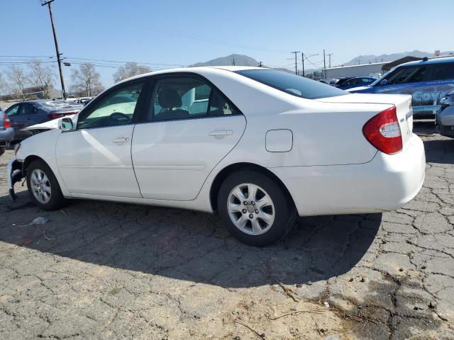 JTDBF32K120039433 - 2002 TOYOTA CAMRY LE WHITE photo 2