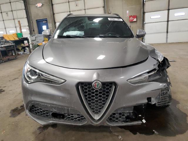 ZASFAKNN3J7B59506 - 2018 ALFA ROMEO STELVIO TI SPORT GRAY photo 5