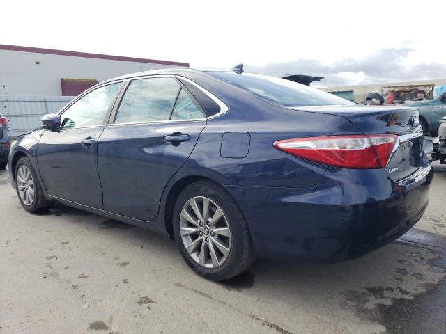 4T1BF1FK6HU624049 - 2017 TOYOTA CAMRY LE BLUE photo 2