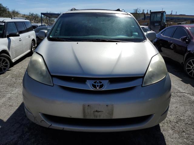 5TDYK4CC1AS334711 - 2010 TOYOTA SIENNA XLE SILVER photo 5