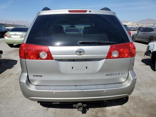 5TDYK4CC1AS334711 - 2010 TOYOTA SIENNA XLE SILVER photo 6