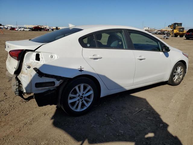 3KPFL4A76HE019742 - 2017 KIA FORTE LX WHITE photo 3