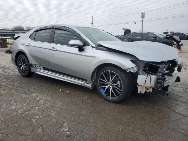 4T1G11AK8RU899032 - 2024 TOYOTA CAMRY SE NIGHT SHADE SILVER photo 4