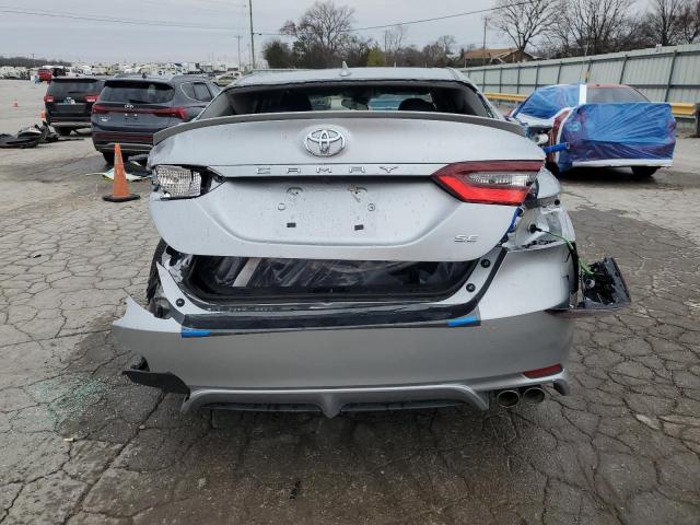 4T1G11AK8RU899032 - 2024 TOYOTA CAMRY SE NIGHT SHADE SILVER photo 6