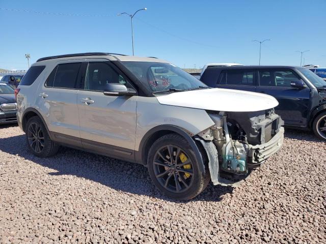 1FM5K8D84HGD99444 - 2017 FORD EXPLORER XLT WHITE photo 4