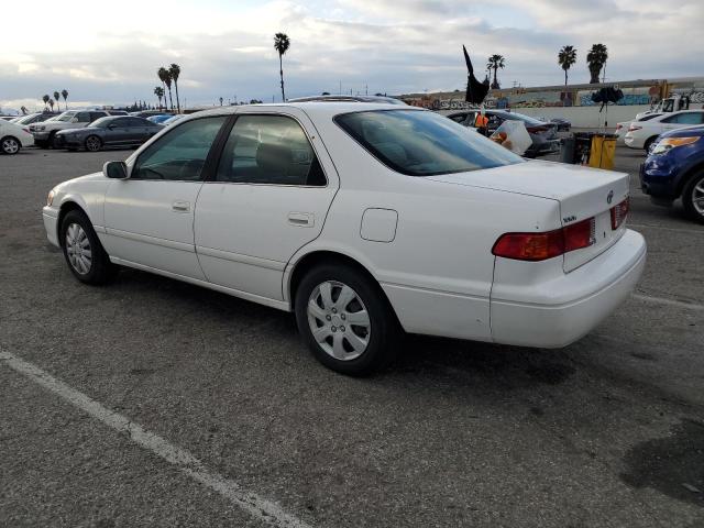 JT2BG22K210554164 - 2001 TOYOTA CAMRY CE WHITE photo 2