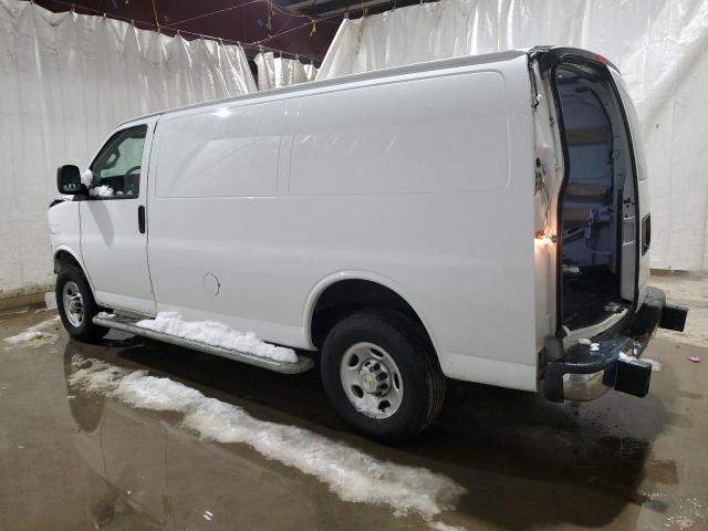 1GCWGAFP4N1155605 - 2022 CHEVROLET EXPRESS G2 WHITE photo 2