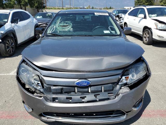 3FAHP0HA1BR260136 - 2011 FORD FUSION SE GRAY photo 5