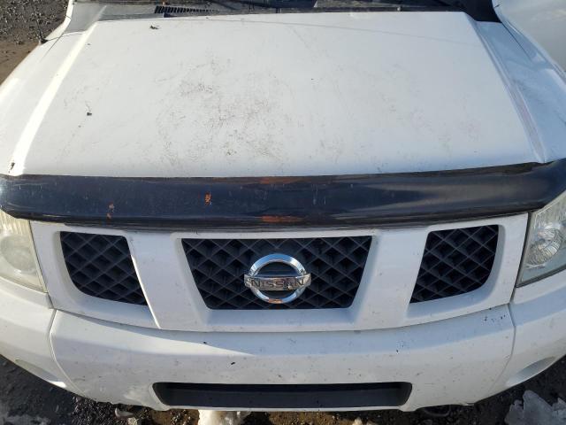 1N6AA06B65N554144 - 2005 NISSAN TITAN XE WHITE photo 11