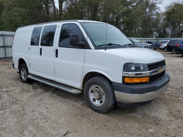 1GCWGAFG6K1263414 - 2019 CHEVROLET EXPRESS G2 WHITE photo 4