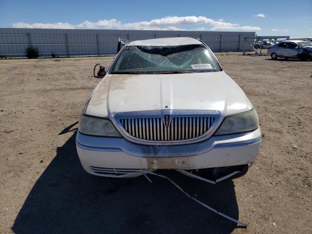 2LNBL8CV7BX758035 - 2011 LINCOLN TOWN CAR SIGNATURE LIMITED WHITE photo 5