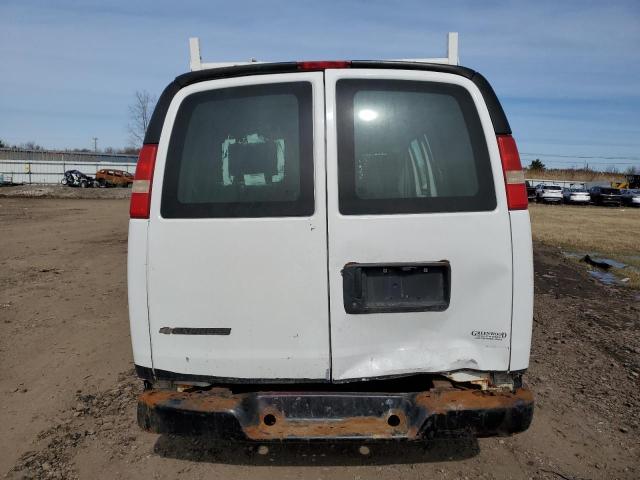 1GCGG25C181171662 - 2008 CHEVROLET EXPRESS G2 WHITE photo 6