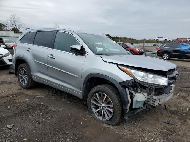 5TDJZRFH1HS468663 - 2017 TOYOTA HIGHLANDER SE SILVER photo 4