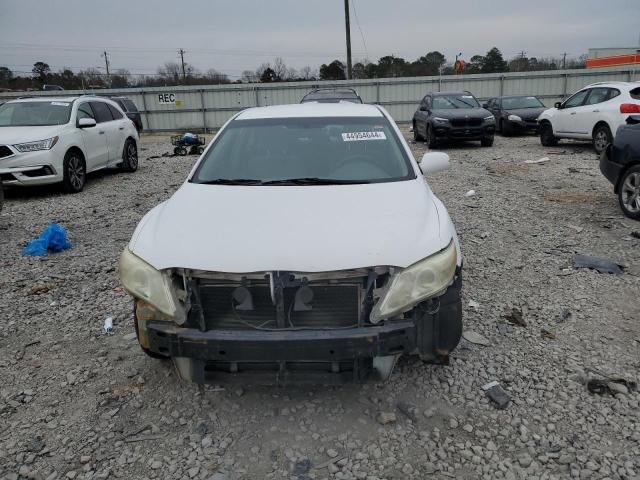 4T1BF3EK4BU775945 - 2011 TOYOTA CAMRY BASE WHITE photo 5