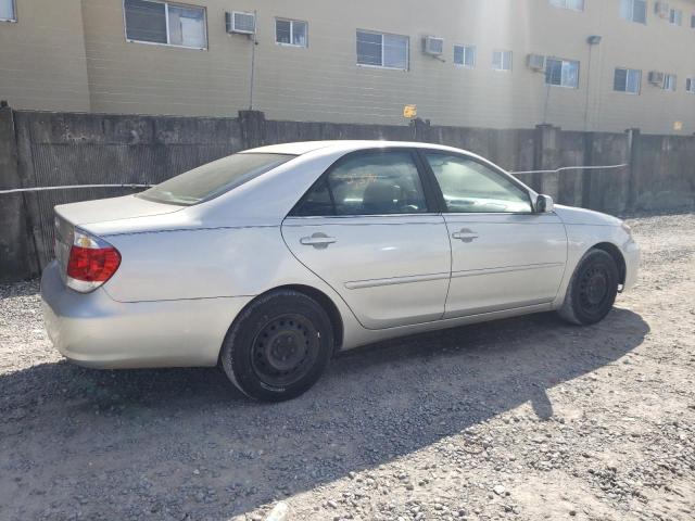 4T1BE30K45U100174 - 2005 TOYOTA CAMRY LE SILVER photo 3